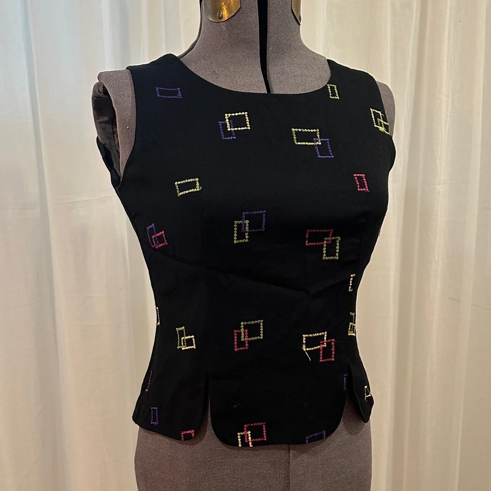 Geometric Patterned embroidered Black vintage Sleeveless Top - Picture 3 of 6